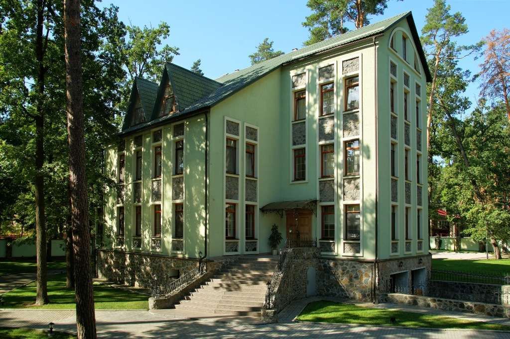 Продам отель/гостиница Киево-Святошинский, Буча