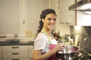 Забота о здоровье: как правильно ухаживать за кухонной вытяжкой