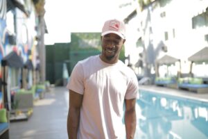 Спортивний шик та міський кежуал — як поєднати речі від Puma, Tommy Hilfiger та Adidas Originals?