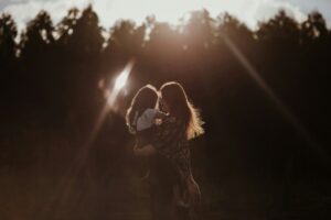 Сучасні українські пісні про маму для дітей