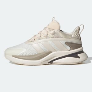 Чем отличаются спортивные и повседневные женские кроссовки Adidas