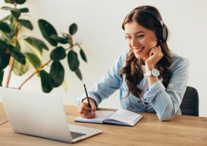 Як стати онлайн-викладачем англійської та чому варто обрати роботу в EnglishDom