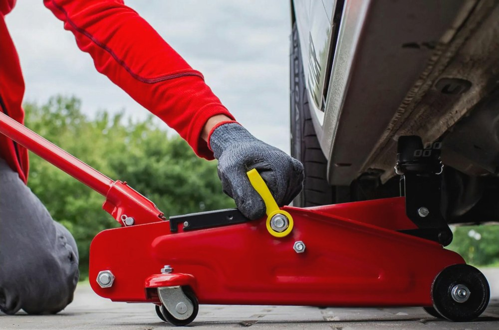 Домкрати гідравлічні від Technoforce — характеристики, вантажопідйомність і області застосування