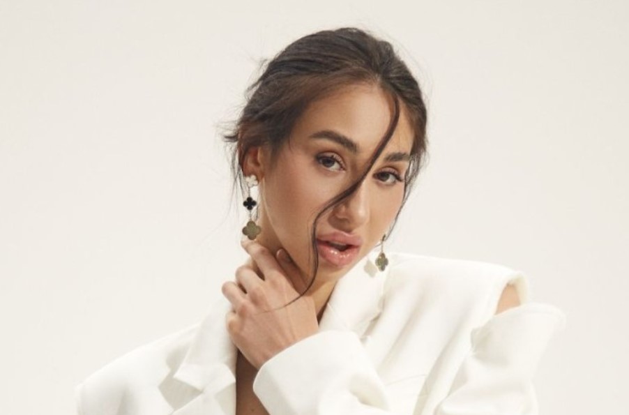 Що відомо про сім’ю блогерки Есті Рогової: чоловік, діти та інші цікаві факти з біографії